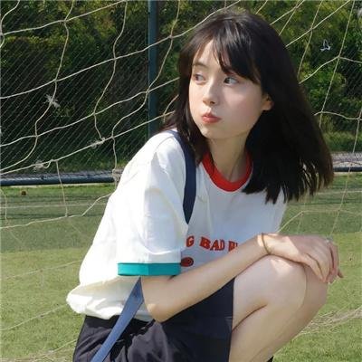 推动摇篮的手